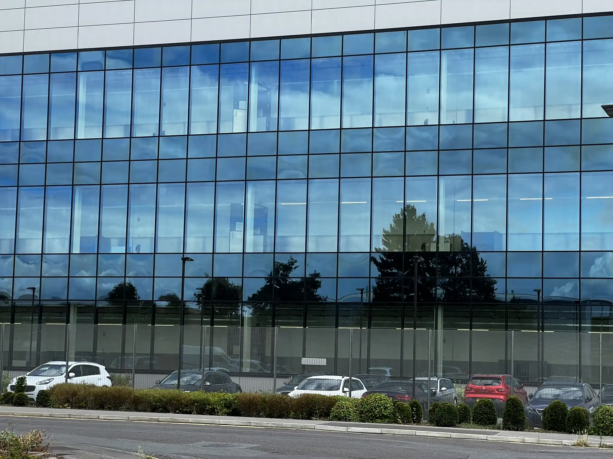 Realizacja FLS Global - drzwi